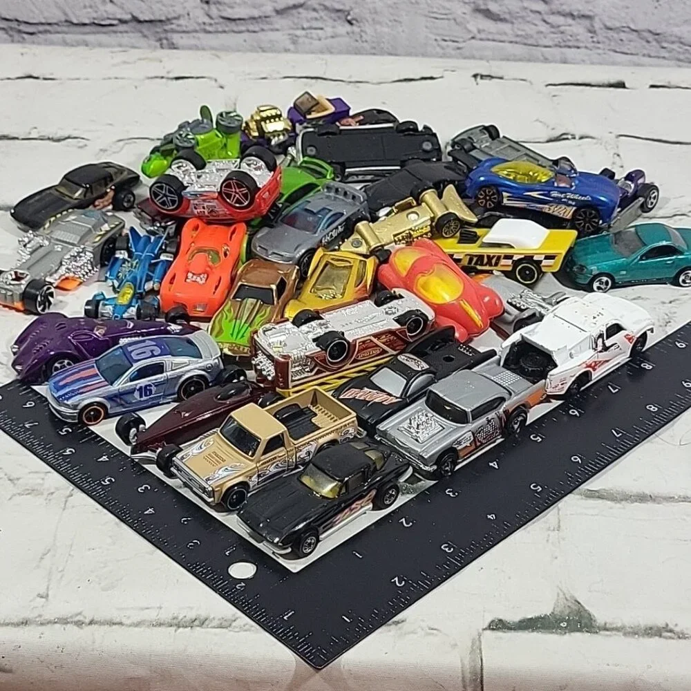 Hot Wheels Lot Of 33 Race Cars Hot Rods Trucks Die-Cast Vehicles Rolling Figures